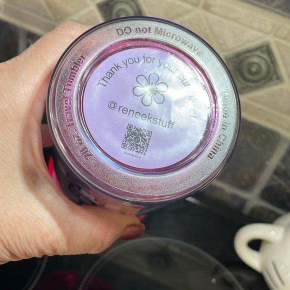 NWT Hello Kitty 20 oz plastic drink cup with straw - Picture 3 of 4